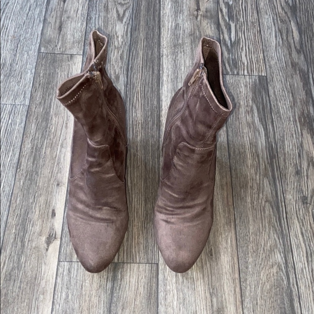 Steve Madden “Revolution” booties in gray - Picture 2 of 5